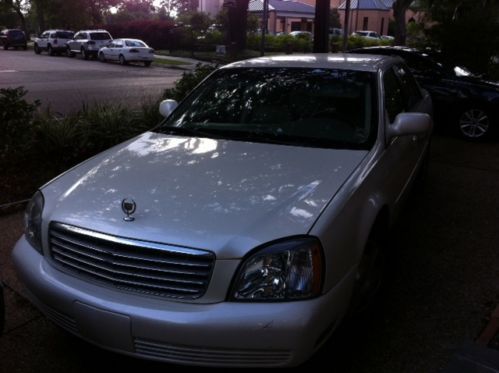 Cadillac deville 2003 white 65k miles