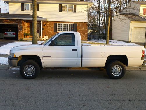 2001 dodge ram 2500 base standard cab pickup 2-door 5.9l