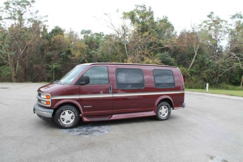 Fl low miles excellent shape wheelchair handicap van ramp servicedxtra clean