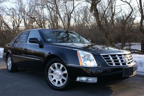 2011 cadillac  dts  v8   perfect condition !!!