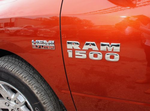 Express HEMI Leather MP3 Bed Liner Oversize Alloy Wheels Cruise Painted Bumper, image 4