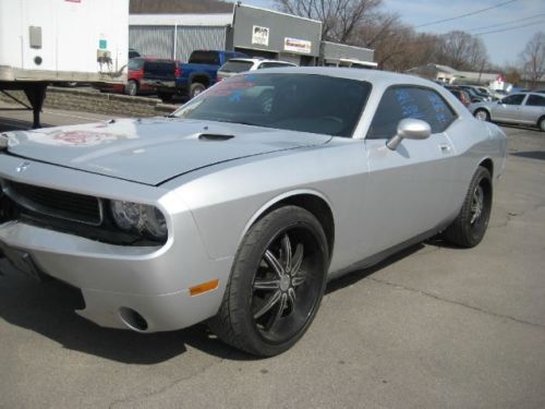 2010 dodge challenger se repairable  easy fix not salvage low reserve save big
