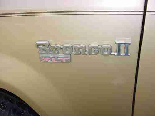 SUPER NICE 1987 FORD BRONCO 11 XLT 2 DOOR 5 SPEED 4X4 2.9L FUEL INJECTION, image 16