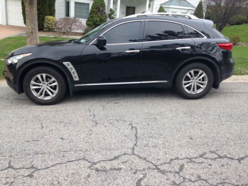 Infiniti fx35 2010, great condition, black exterior, black interior