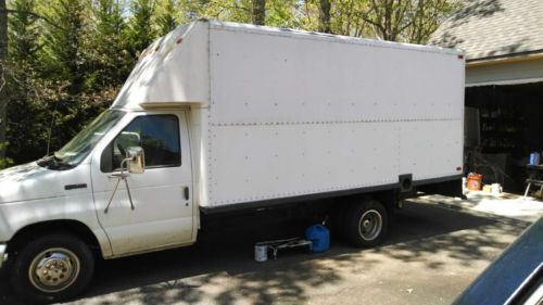 Ford e350 box truck - 351c