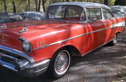 1957 chevrolet bel air base hardtop 2-door 3.8l almost 100% stock. parade car