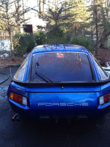 Cobalt bleu 1982, 928 porshe coupe