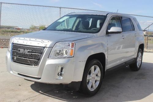 2013 gmc terrain sle damaged clean title runs! only 8k miles priced to sell l@@k