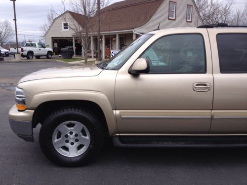NO RESERVE NR 2005 CHEVY SUBURBAN 4x4 RUNS GOOD, image 3