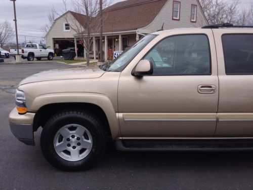NO RESERVE NR 2005 CHEVY SUBURBAN 4x4 RUNS GOOD, image 4