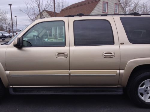 NO RESERVE NR 2005 CHEVY SUBURBAN 4x4 RUNS GOOD, image 5