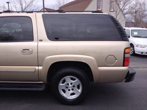 NO RESERVE NR 2005 CHEVY SUBURBAN 4x4 RUNS GOOD, image 6