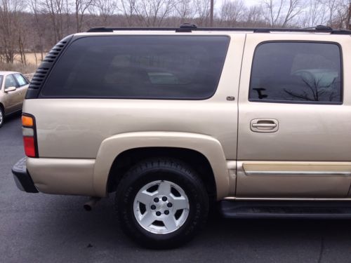 NO RESERVE NR 2005 CHEVY SUBURBAN 4x4 RUNS GOOD, image 10