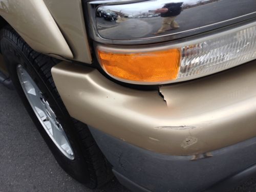 NO RESERVE NR 2005 CHEVY SUBURBAN 4x4 RUNS GOOD, image 29