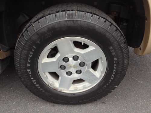 NO RESERVE NR 2005 CHEVY SUBURBAN 4x4 RUNS GOOD, image 32