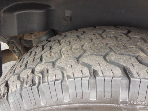 NO RESERVE NR 2005 CHEVY SUBURBAN 4x4 RUNS GOOD, image 35