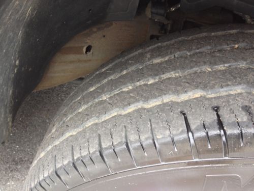 NO RESERVE NR 2005 CHEVY SUBURBAN 4x4 RUNS GOOD, image 37