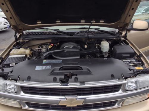 NO RESERVE NR 2005 CHEVY SUBURBAN 4x4 RUNS GOOD, image 40