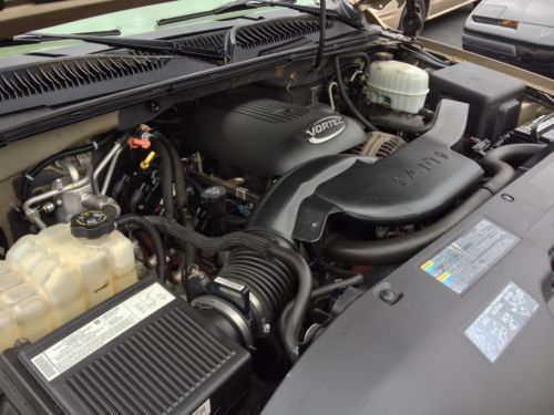 NO RESERVE NR 2005 CHEVY SUBURBAN 4x4 RUNS GOOD, image 43