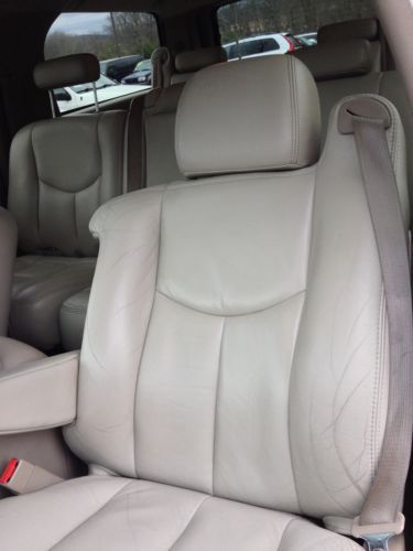 NO RESERVE NR 2005 CHEVY SUBURBAN 4x4 RUNS GOOD, image 54