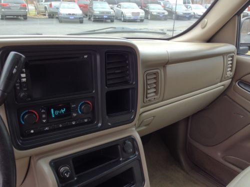 NO RESERVE NR 2005 CHEVY SUBURBAN 4x4 RUNS GOOD, image 60