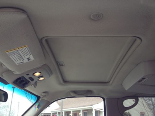 NO RESERVE NR 2005 CHEVY SUBURBAN 4x4 RUNS GOOD, image 66