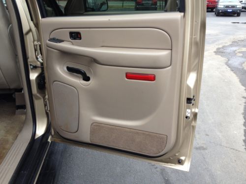 NO RESERVE NR 2005 CHEVY SUBURBAN 4x4 RUNS GOOD, image 81