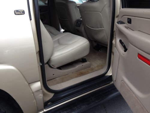 NO RESERVE NR 2005 CHEVY SUBURBAN 4x4 RUNS GOOD, image 82