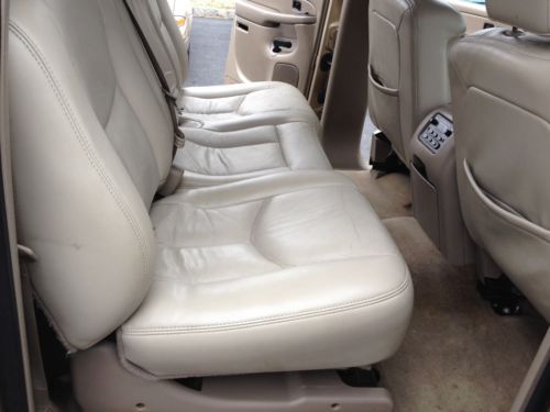 NO RESERVE NR 2005 CHEVY SUBURBAN 4x4 RUNS GOOD, image 86