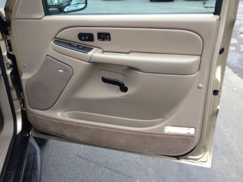 NO RESERVE NR 2005 CHEVY SUBURBAN 4x4 RUNS GOOD, image 88