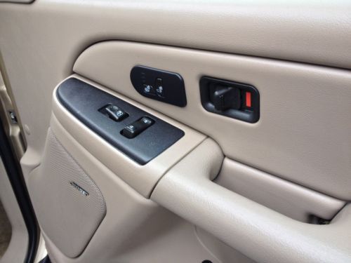 NO RESERVE NR 2005 CHEVY SUBURBAN 4x4 RUNS GOOD, image 89