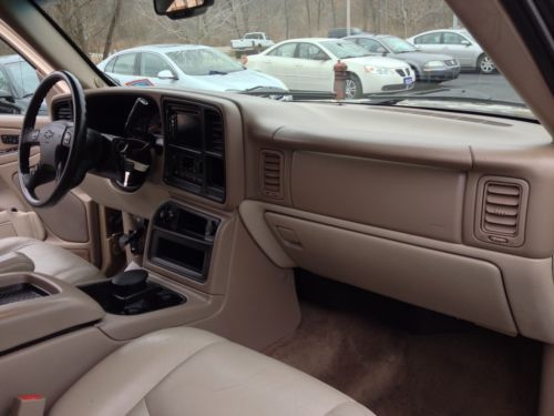 NO RESERVE NR 2005 CHEVY SUBURBAN 4x4 RUNS GOOD, image 95