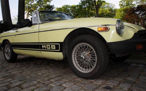 1977 mg mgb convertible *barn find* all original low miles!