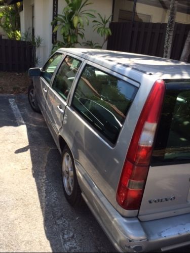 1999 volvo v70 base wagon 4-door 2.4l