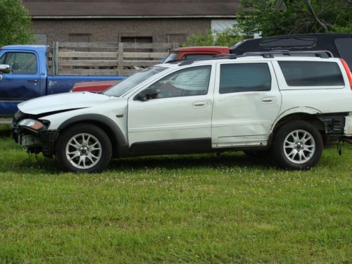 2004 volvo xc70 base wagon 4-door 2.5l  junk, not salvage ,for parts ,awd