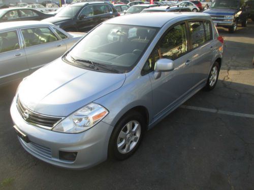 2011 nissan versa sl hatchback 4-door 1.8l