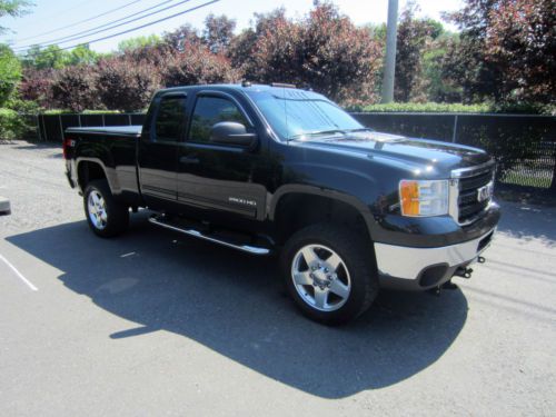 2011 gmc sierra sle 2500 hd, 53k, super clean, tons of accessories