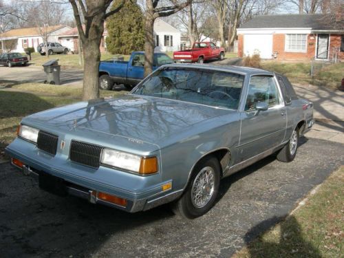 1988 oldsmobile cutlass supreme classic.  one owner.  no reserve.