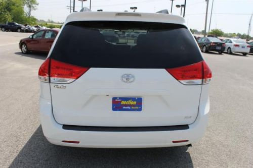 2011 toyota sienna xle