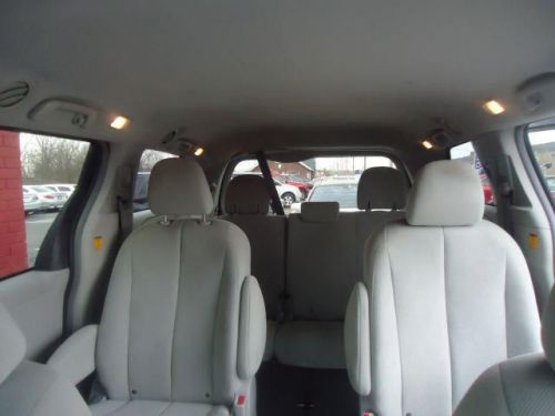 2011 toyota sienna base