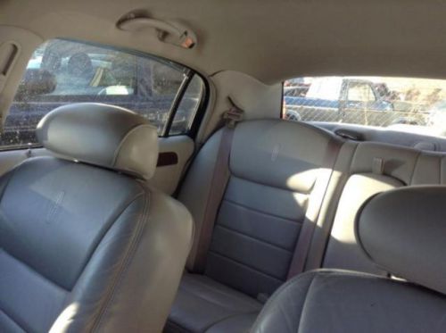 2002 lincoln town car executive