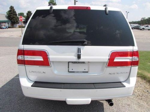 2013 lincoln navigator base