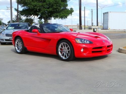 Superb 2003 srt-10 viper red/black low miles and new tires l@@k!!!