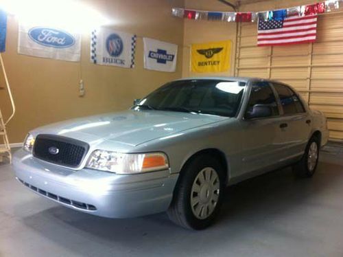 2006 ford crown victoria police interceptor sedan 4-door 4.6l