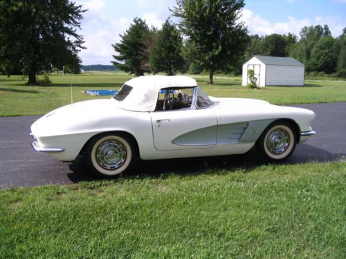 1961 chevrolet corvette base convertible 2-door 4.6l