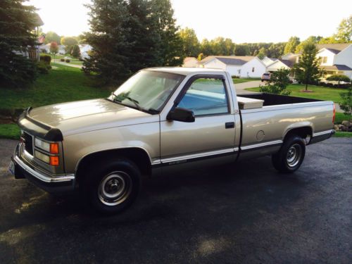 Well maintained work truck with low miles. regular maintenance kept.