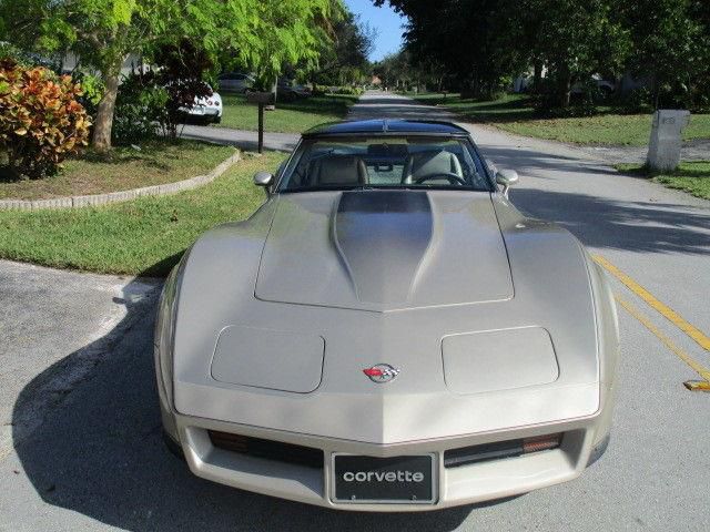 Chevrolet: corvette coupe