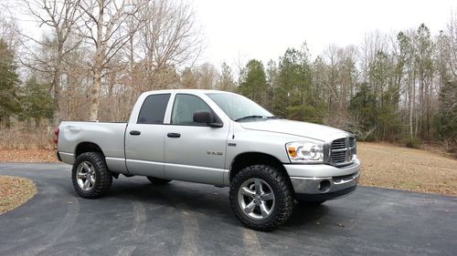 2008 dodge ram 1500 big horn crew cab 4-door pickup 4wd hemi v8 lifted