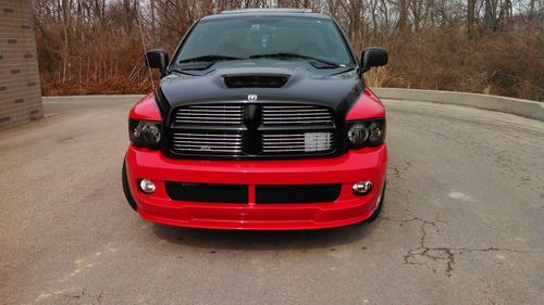 2003 dodge ram 1500 hemi 5.7l (black &amp; red)