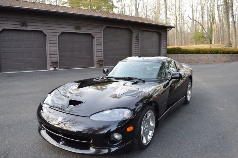 2000 dodge viper black on black